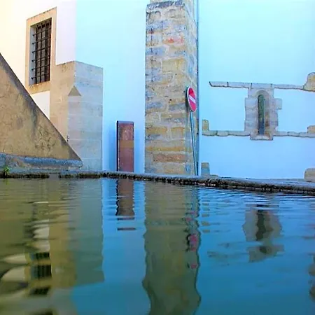 Casa Do Castelo Ourem Отель *