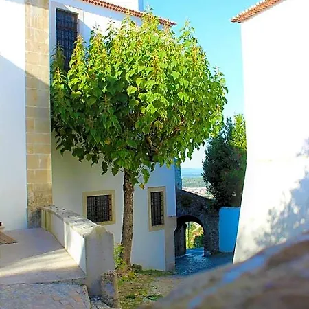 Casa Do Castelo Ourem Отель *